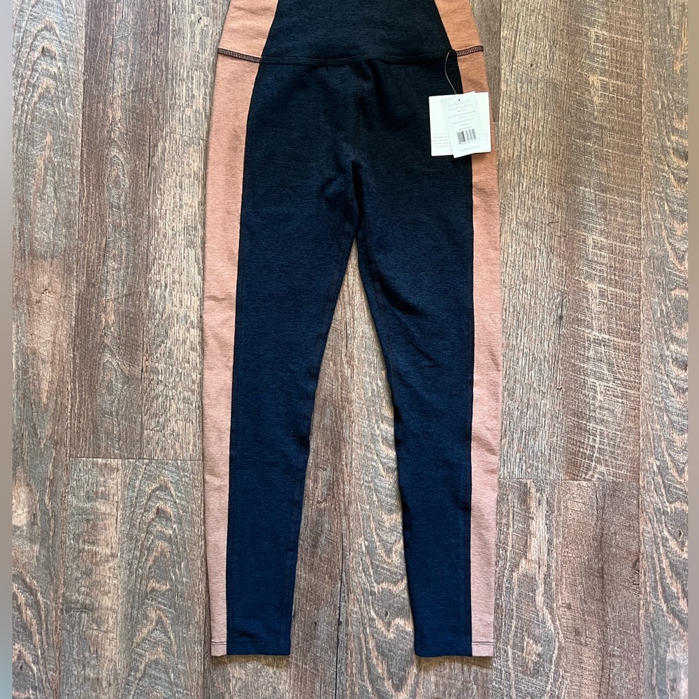 Space dye Beyond Yoga Leggings. NWT. Size medium